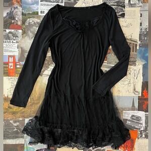 Adorable long sleeve lace